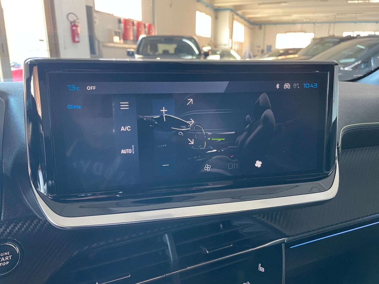 Peugeot 208 Hybrid 136 e-DCS6 GT 2025 NERO PERLA