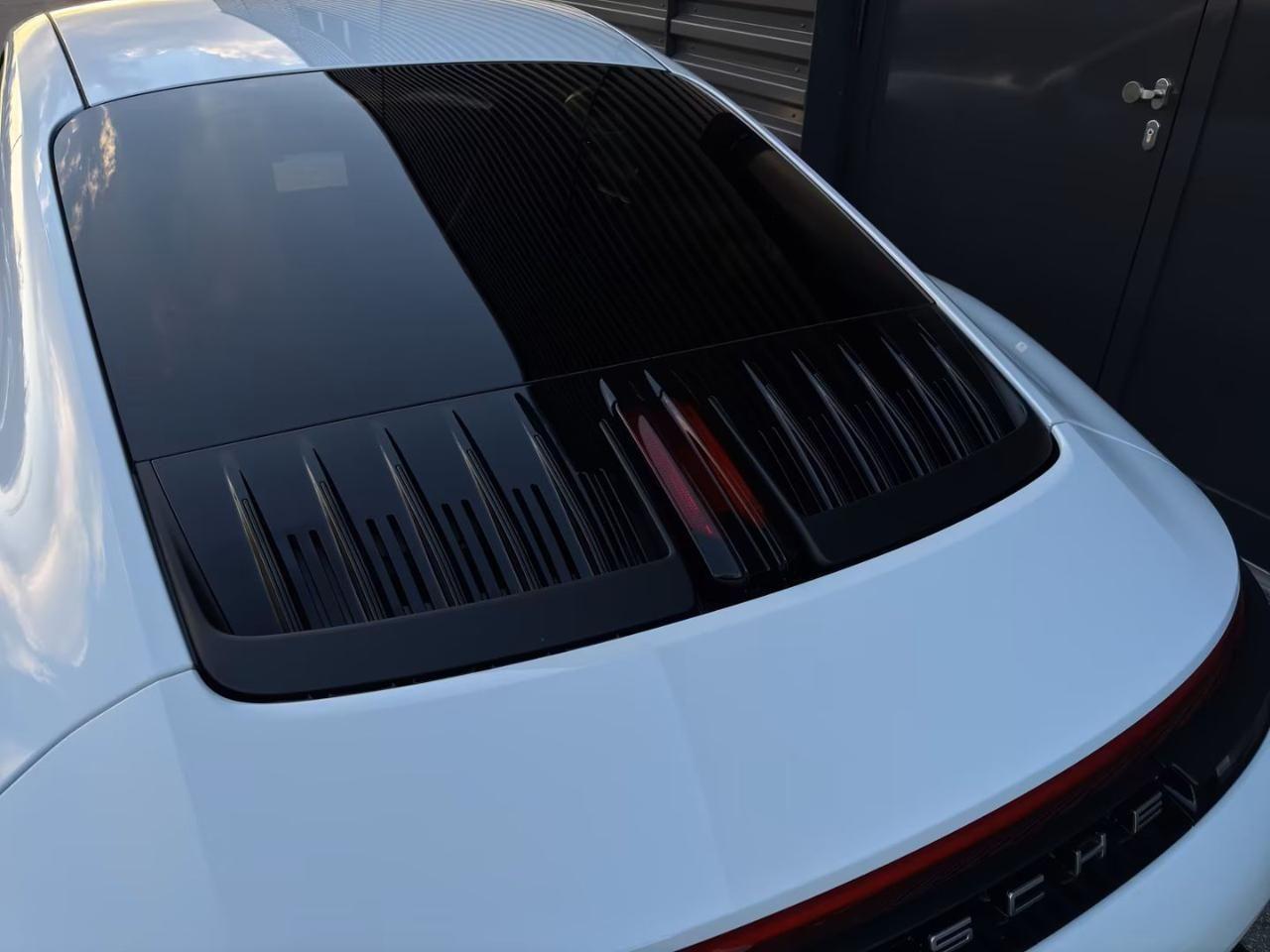 PORSCHE 992 911 Carrera