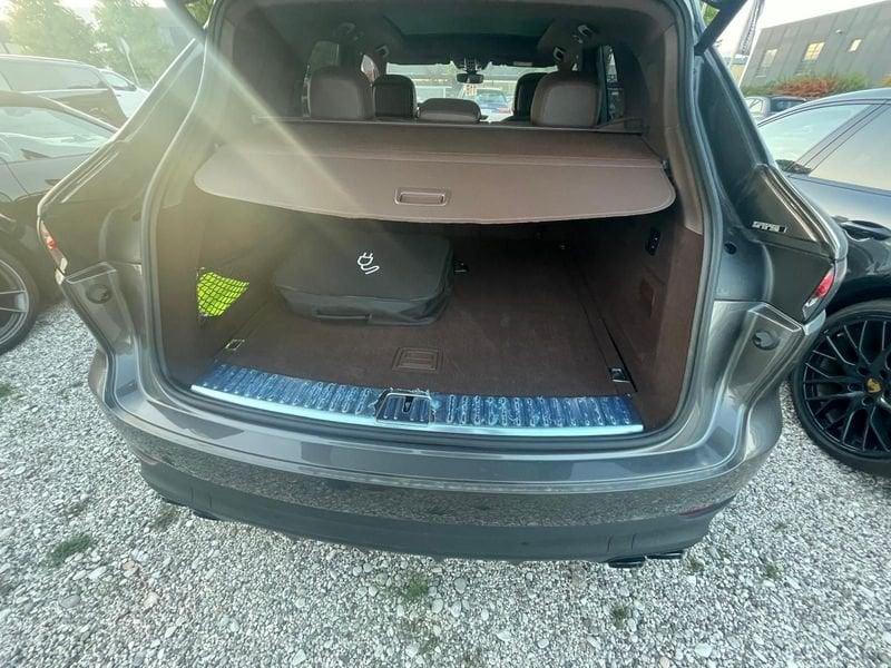 Porsche Cayenne 3.0 V6 E-Hybrid 462 CV