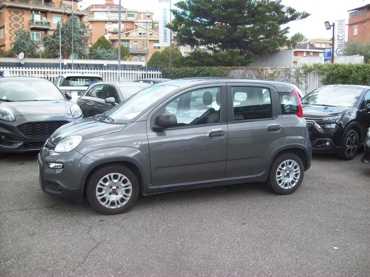 Fiat Panda 1.0 FireFly S&S Hybrid Garmin