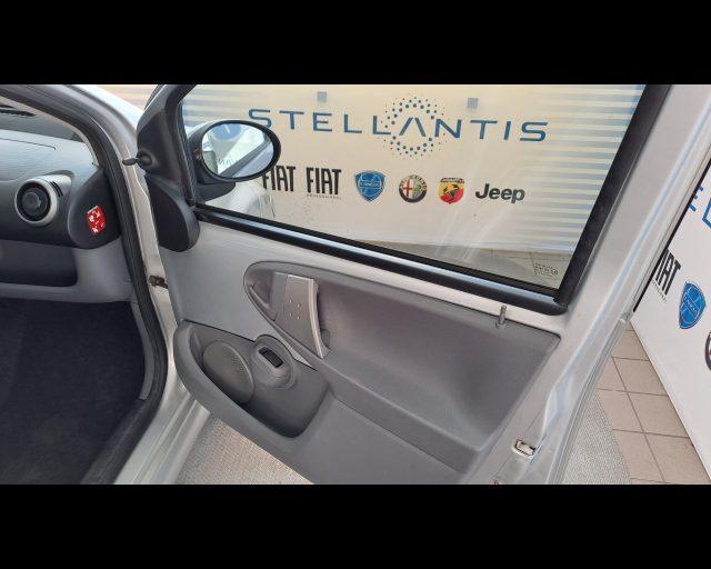 TOYOTA Aygo 5p 1.0 Sol FL - CAMBIO AUTOMATICO