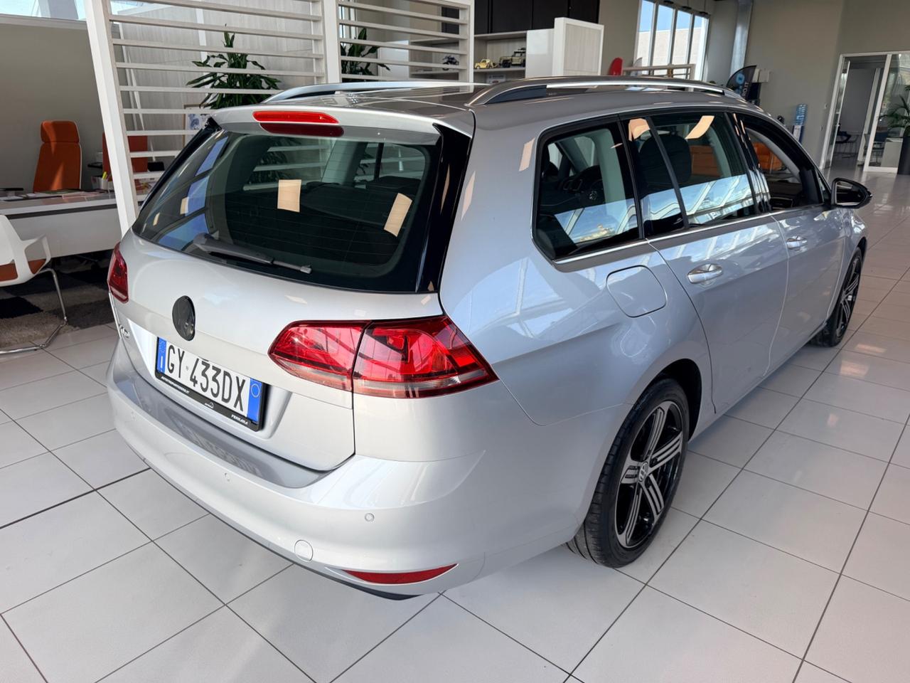 Volkswagen Golf Variant Business 1.6 TDI 110 CV DSG Highline BMT
