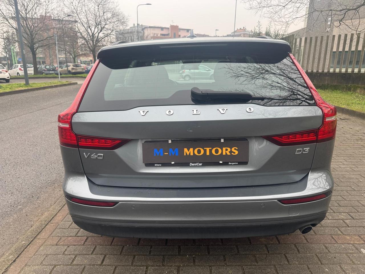 Volvo V60 2.0 d3 Momentum Business Pro auto my21