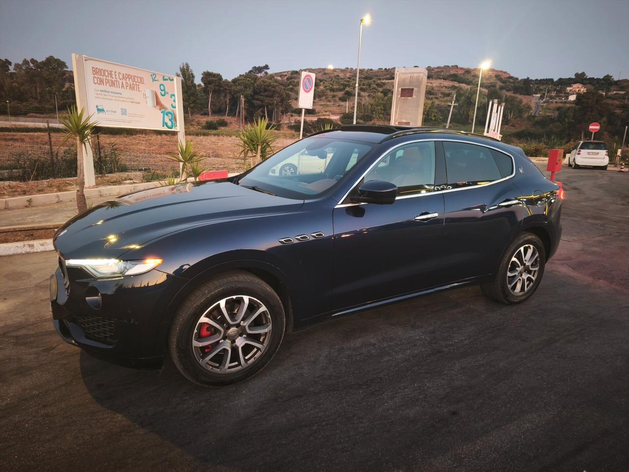 Maserati Levante 3.0d Q4 Tetto No Super Bollo