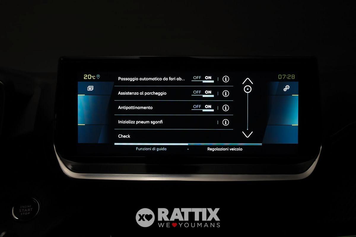 Peugeot e-2008 motore elettrico 100kW GT