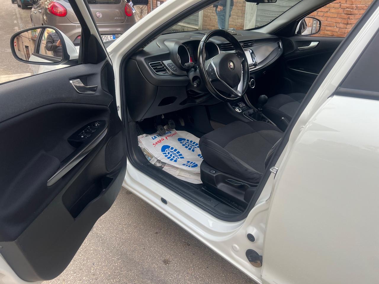 Alfa Romeo Giulietta 1.6 JTDm-2 105 CV Distinctive