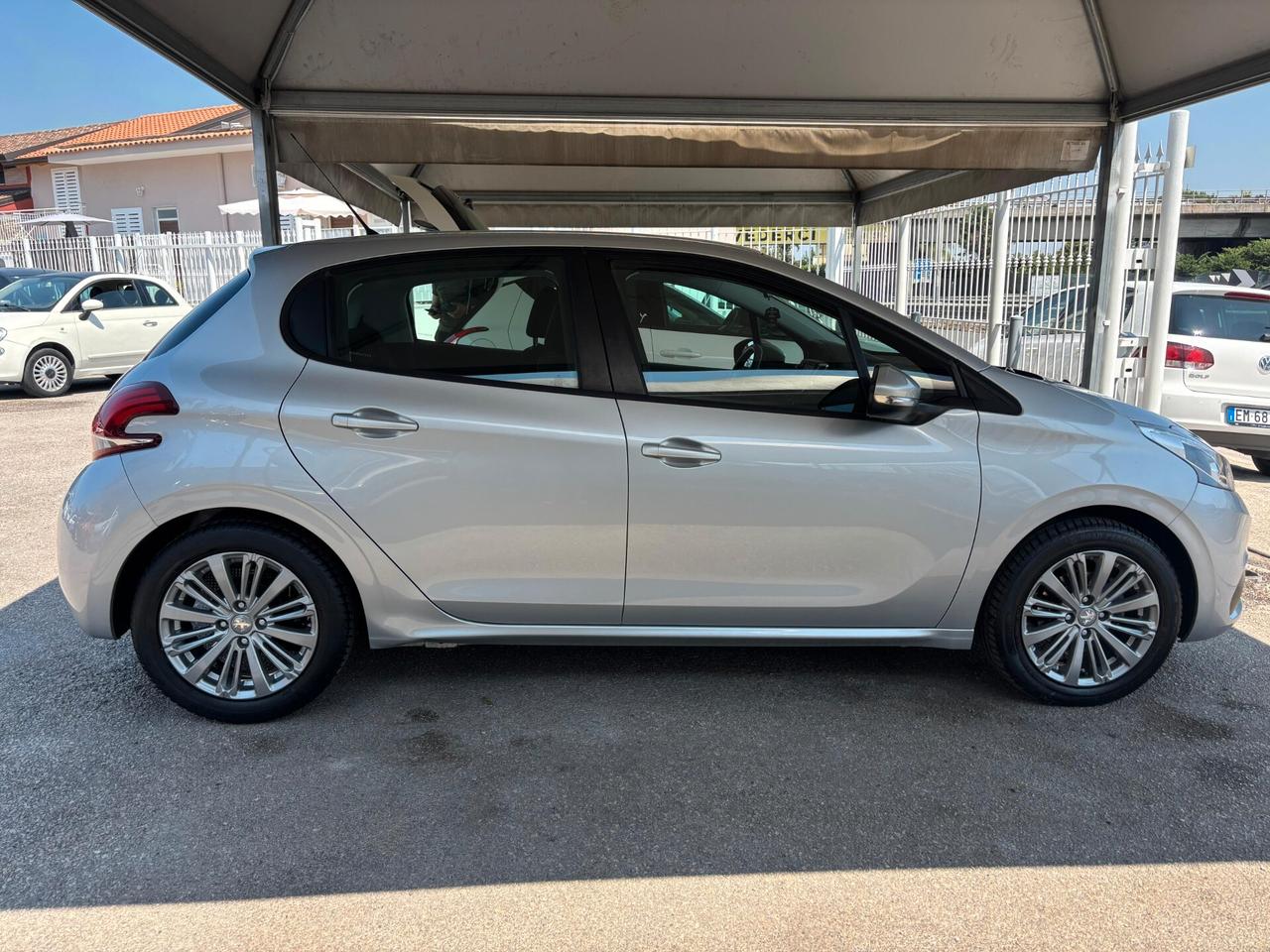 Peugeot 208 PureTech 82 5 porte Allure