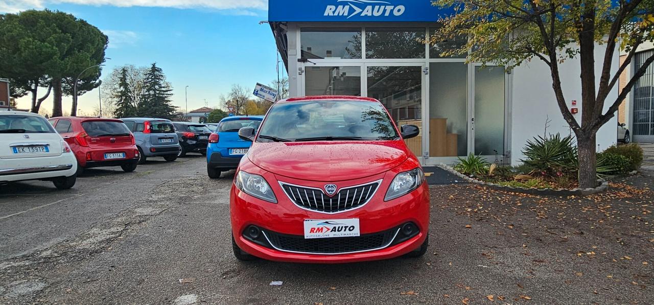 Lancia Ypsilon 1.0 benzina Hybrid
