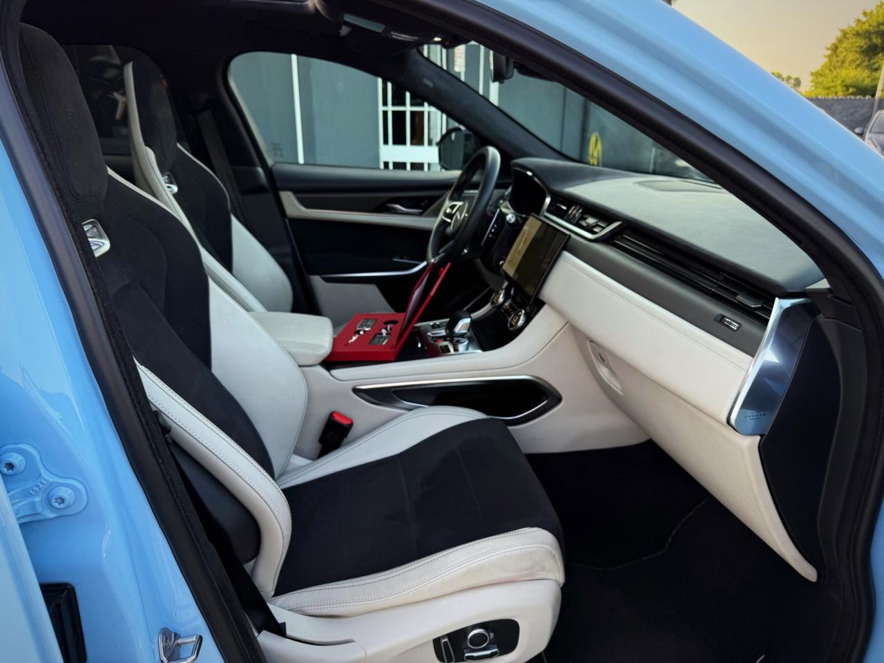 Jaguar F-Pace 5.0 V8 550 CV AWD aut. SVR Extra Full Garanzia 24 Mesi 24.000 km