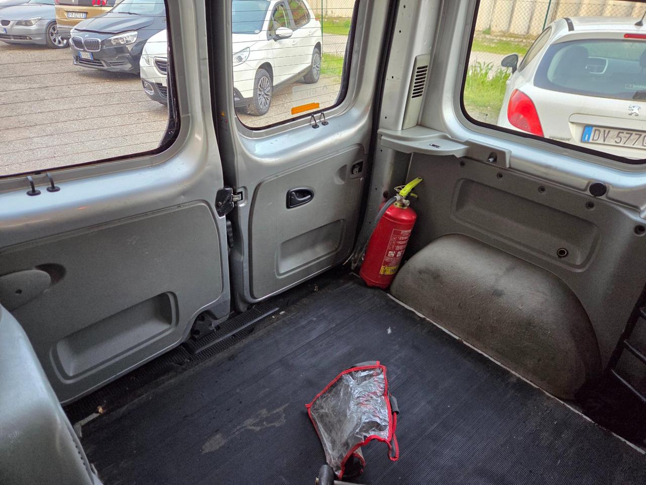 RENAULT Trafic T27 1.9 dci 100cv L1H1 6p.ti N1