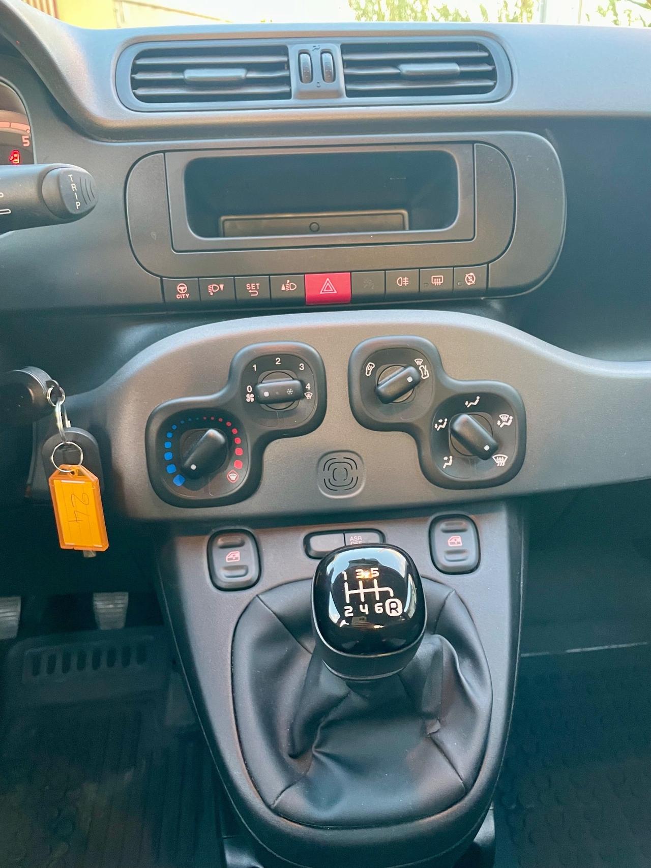 Fiat Panda 1.0 FireFly S&S Hybrid Red
