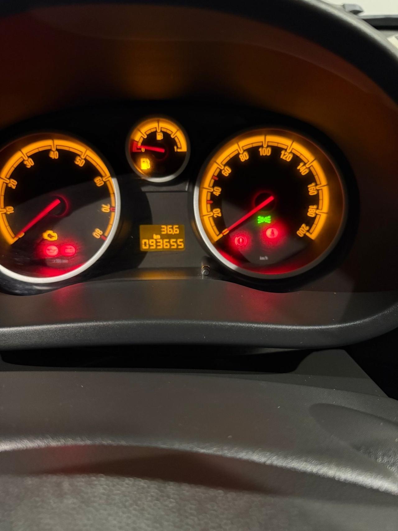 Opel Corsa 1.0 12V 3 porte -UNICO PROPRIETARIO-NEOPATENTATI