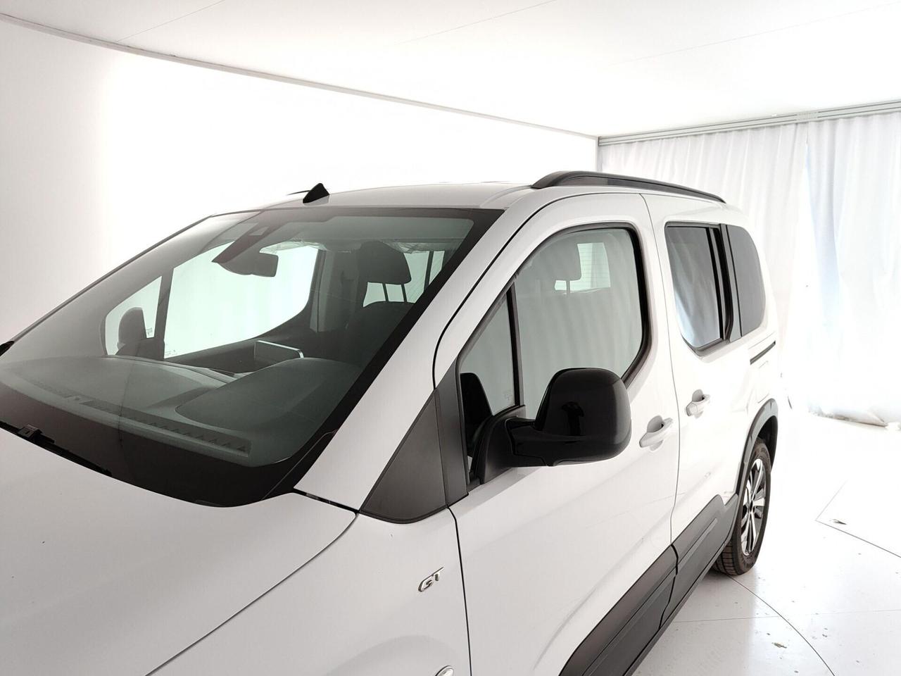 Peugeot Rifter e-Rifter motore elettrico 136 CV 50kWh GT Standard