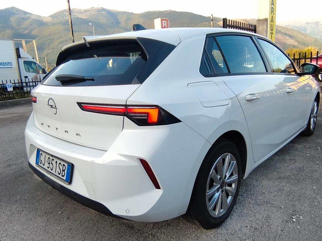 NUOVA Opel Astra 1.2 Turbo 110 CV (SCONTO ECO)