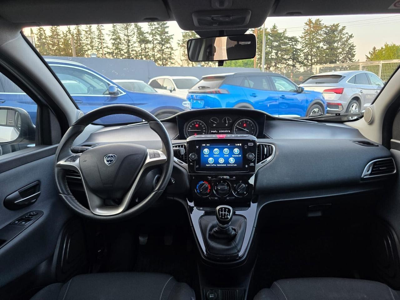 Lancia Ypsilon 1.0 FireFly 5 porte S&S Hybrid Ecochic Silver