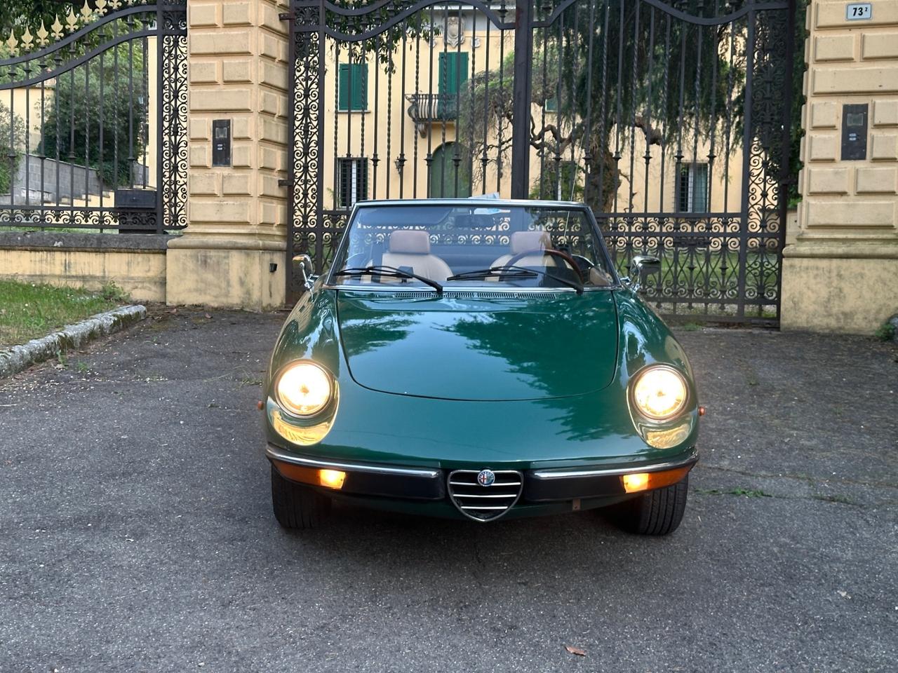 Alfa Romeo Spider 1600 Junior (Coda Tronca) Verde Pino Service Book Matching Specification