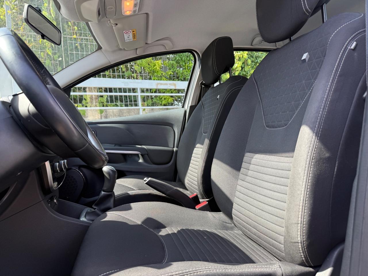 Renault Clio 1.2 75CV 5 porte LIMITED GARANTITA