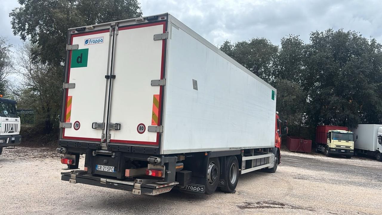 Renault D 26 Wide tre assi frigo