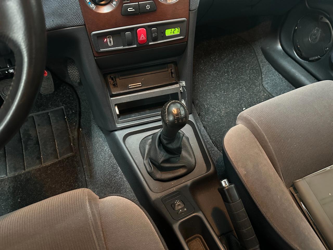 Alfa Romeo 146 1.4i 16V Twin Spark cat