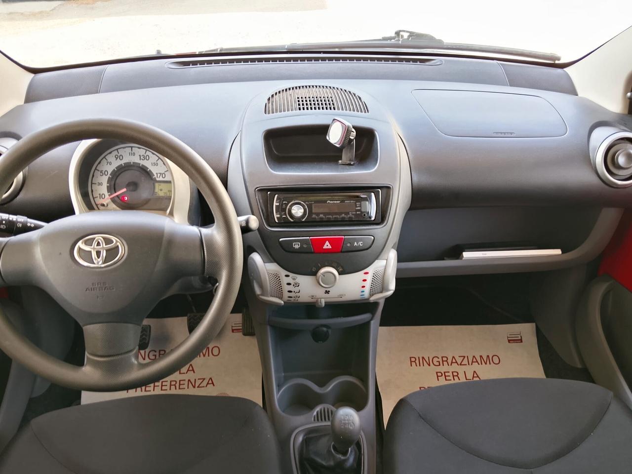 Toyota Aygo 1.0 12V VVT-i 5 porte Now 2011