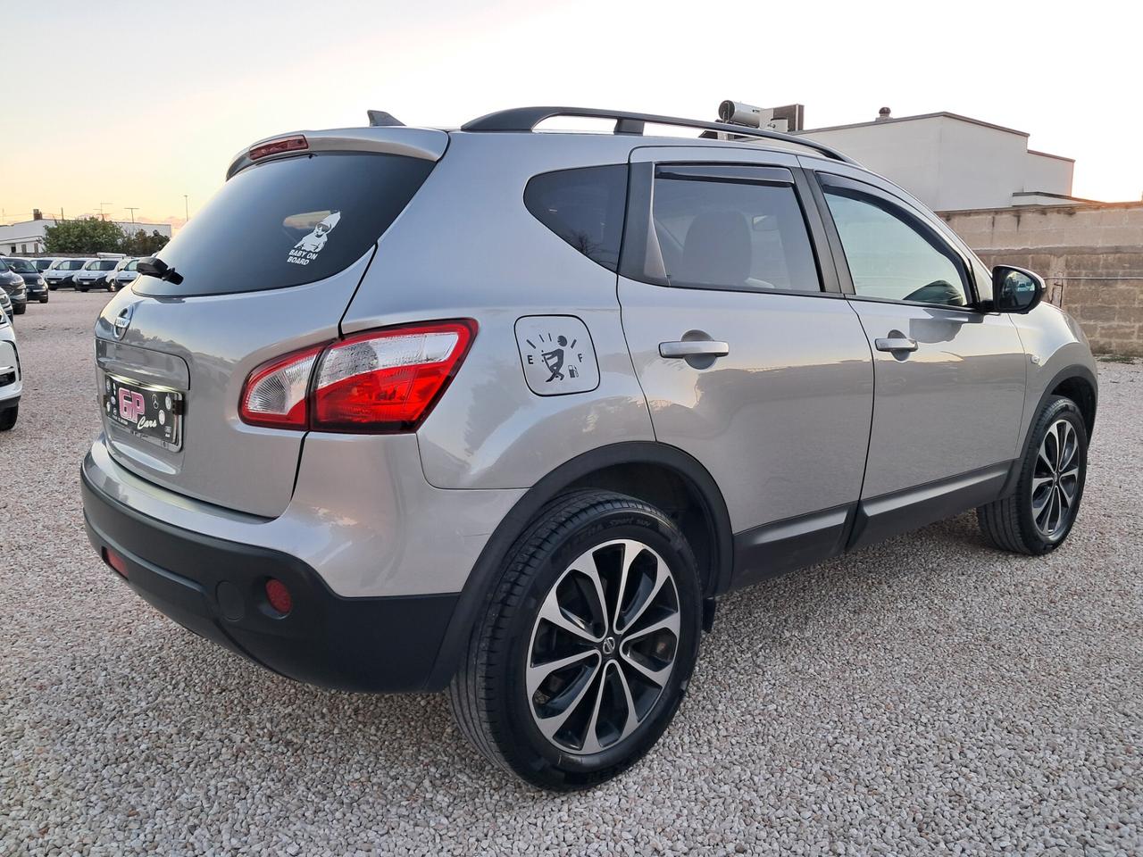 Nissan Qashqai TEKNA 1.6 GPL-TETTO*NAVI*TELECAMERA