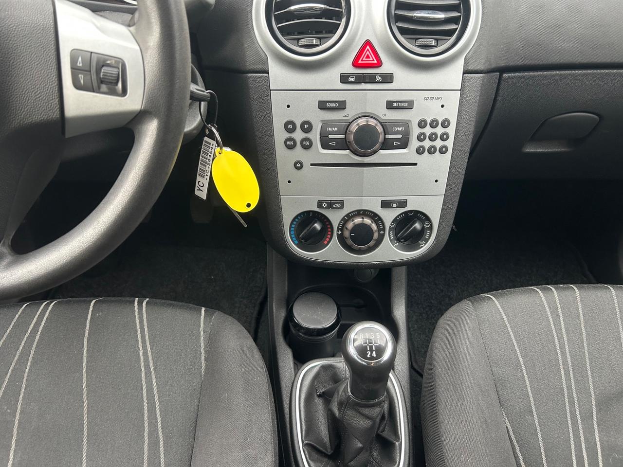 Opel Corsa 1.2 5 porte Cosmo