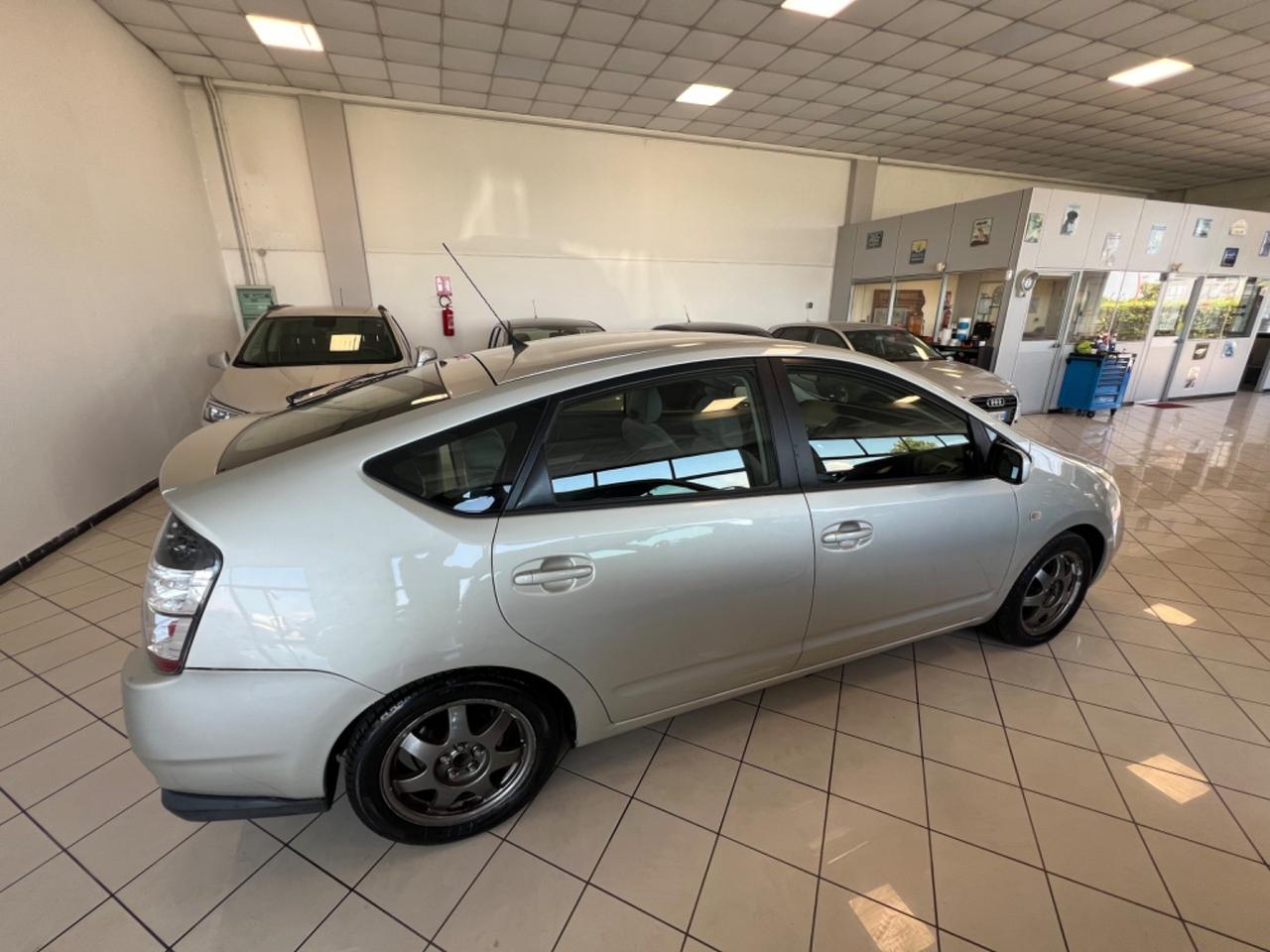 Toyota Prius 1.5i 16V