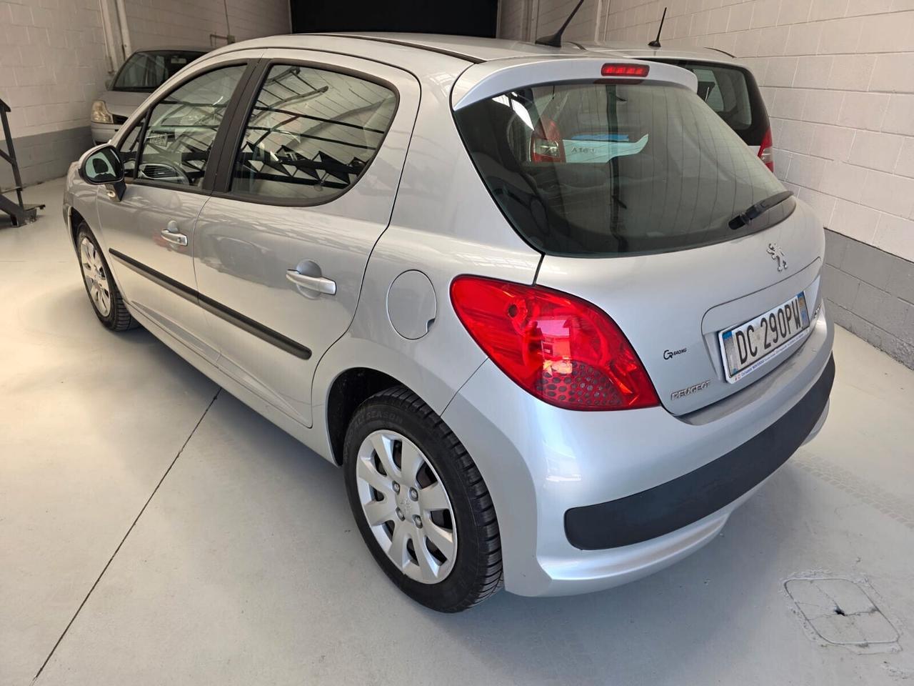 Peugeot 207 1.4 88CV 5p. XT