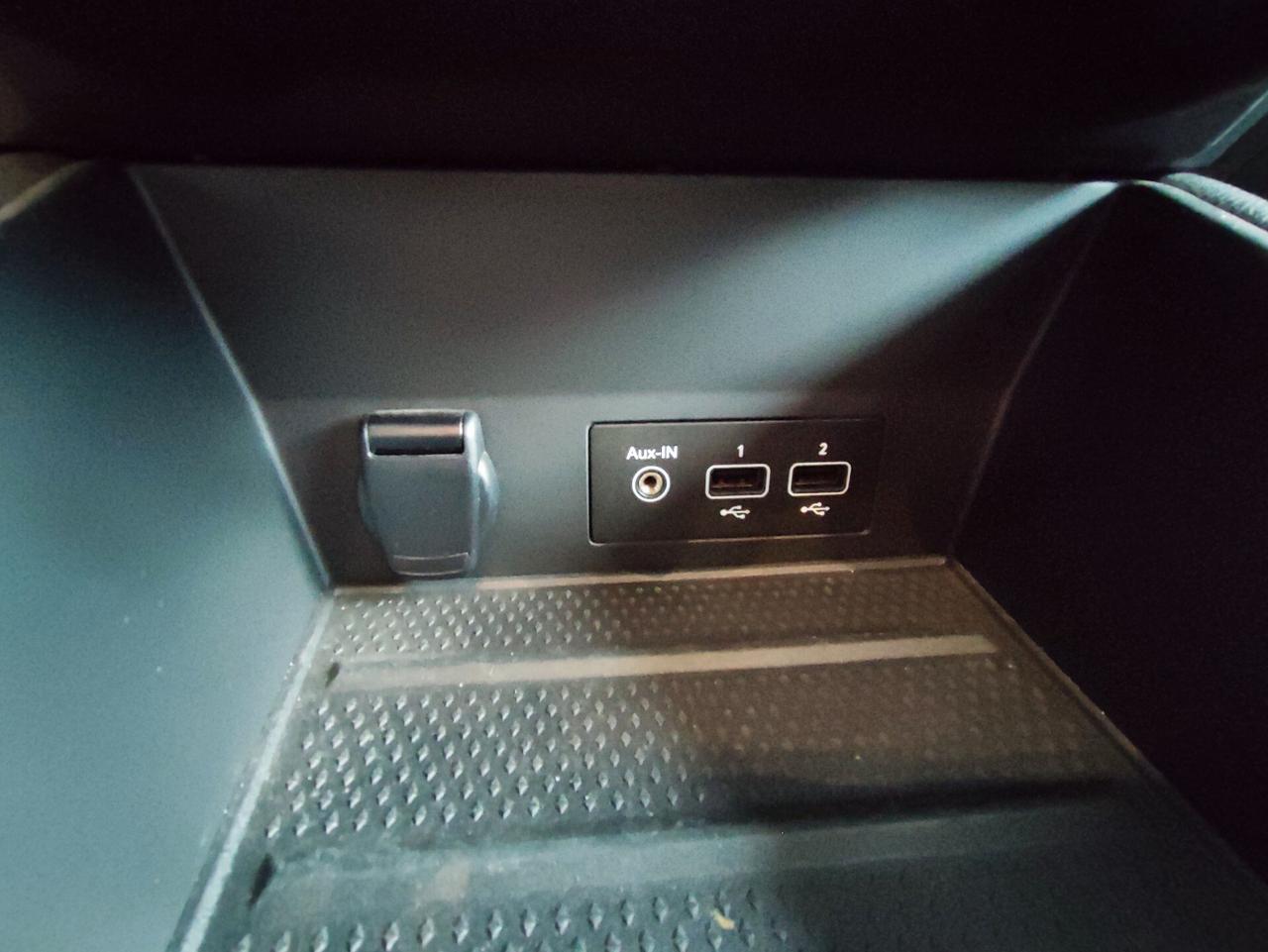 Renault Captur Plug-in Hybrid E-Tech 160 CV Initiale Paris