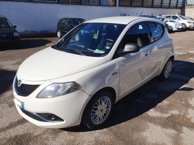 LANCIA Ypsilon 1.2 69 CV 5 porte GPL Ecochic Silver