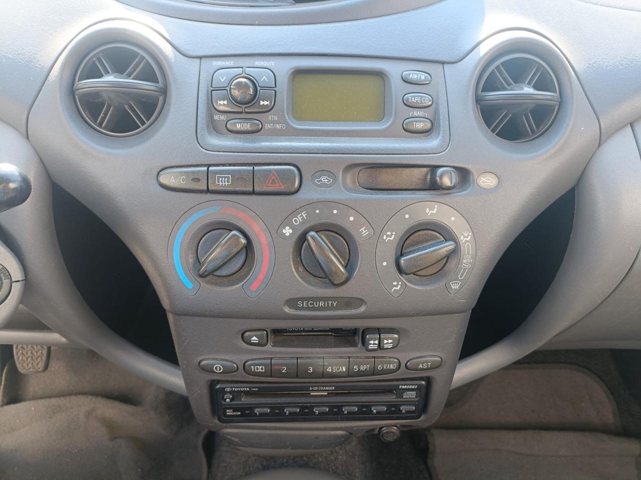Toyota Yaris 1.0i 16V cat 3 porte