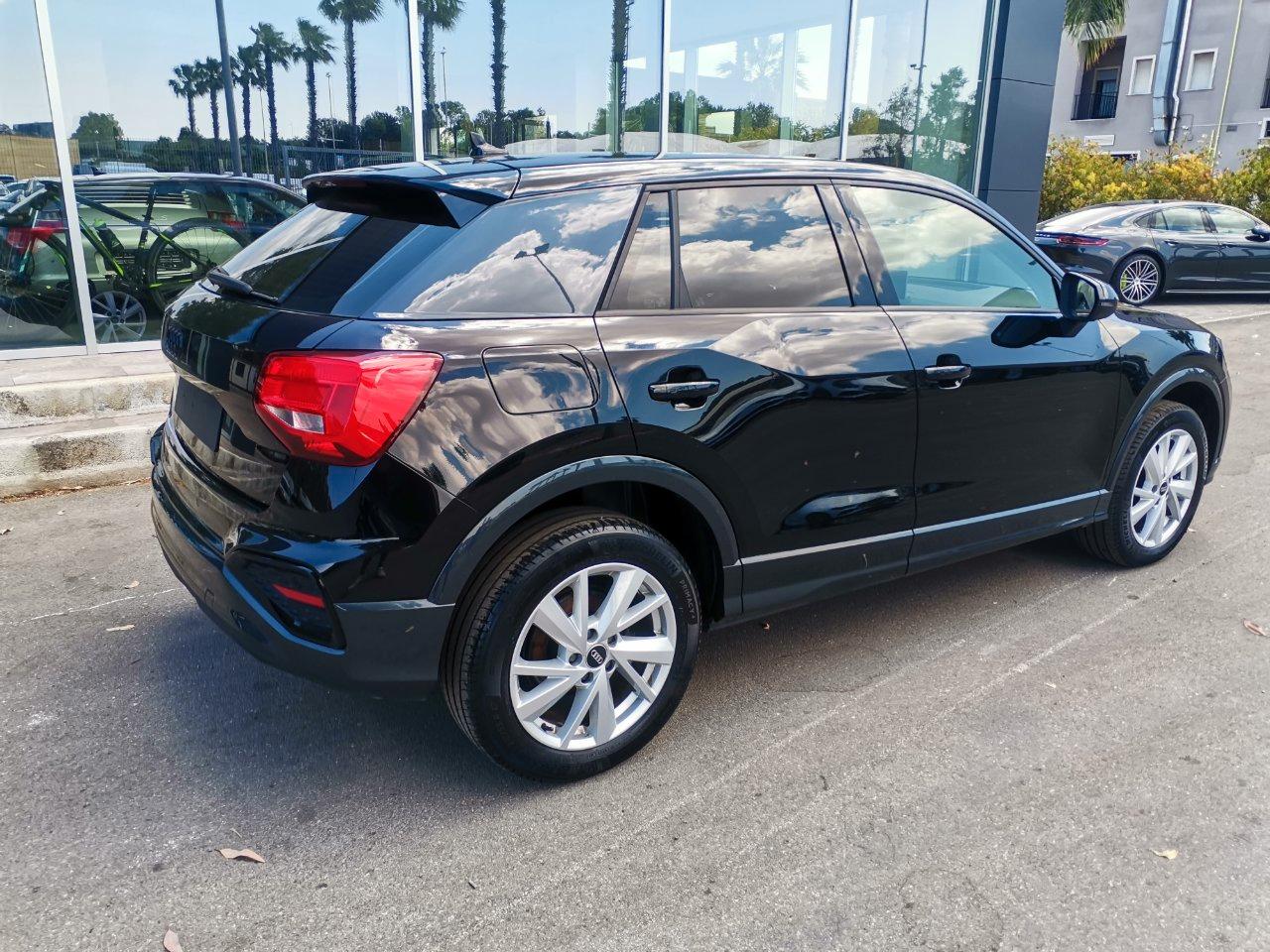 Audi Q2 35 2.0 tdi Identity Black s-tronic