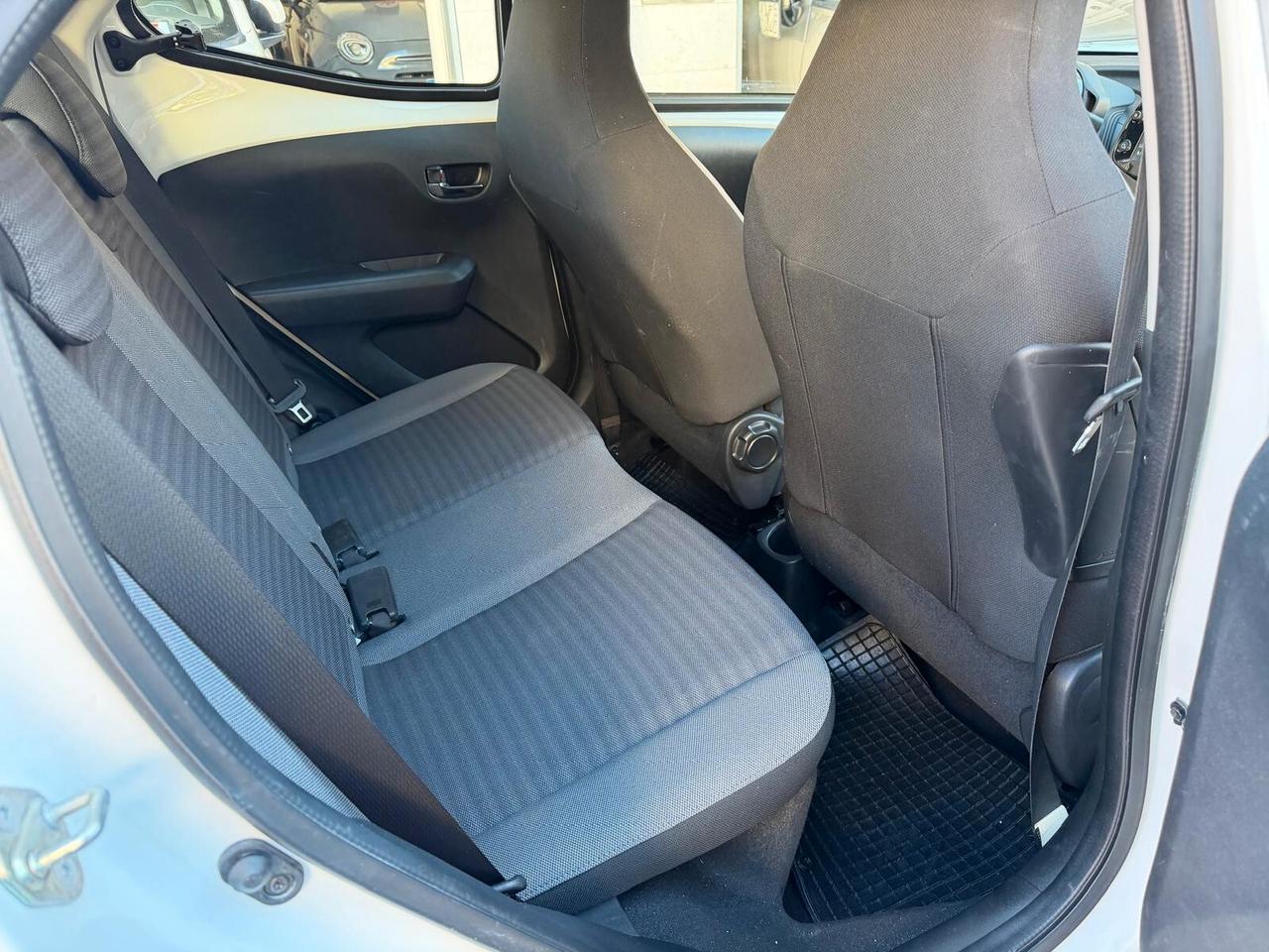 Toyota Aygo Connect 1.0 72 CV 5p 9000KM!!!