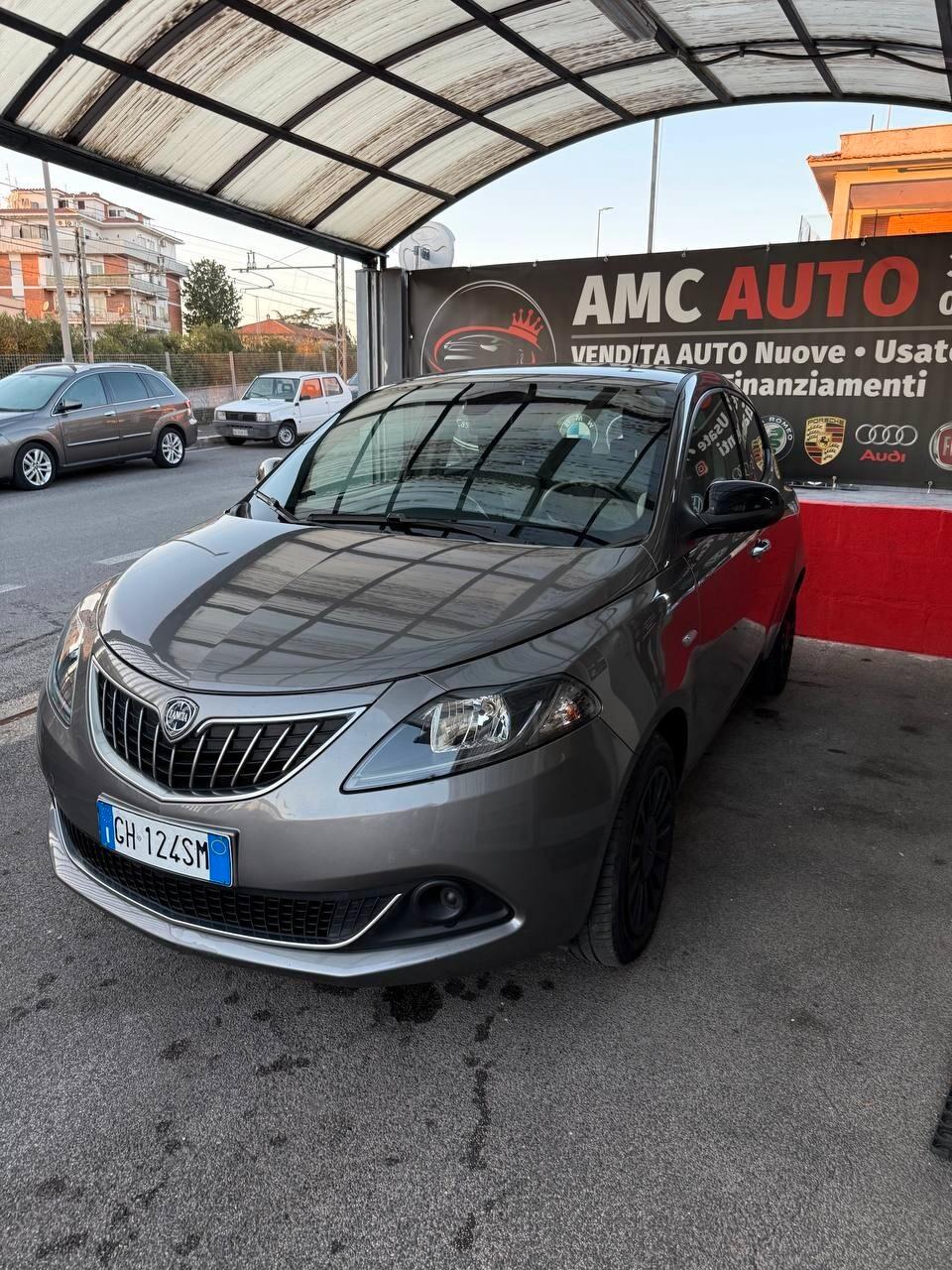 Lancia Ypsilon 1.0 FireFly 5 porte S&S Hybrid Ecochic Silver