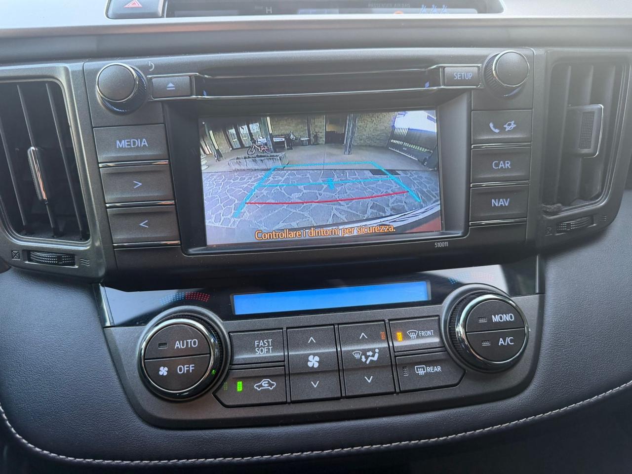 Toyota RAV 4 RAV4 2.0 D-4D 2WD Style White Ed. Neopatentati