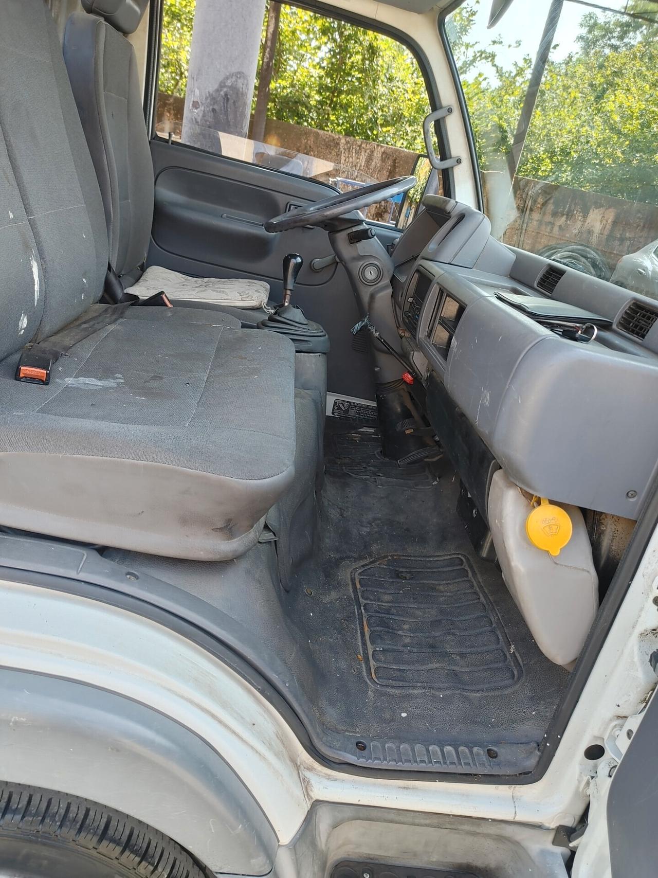 Nissan Cabstar 3.0 3posti cassone fisso