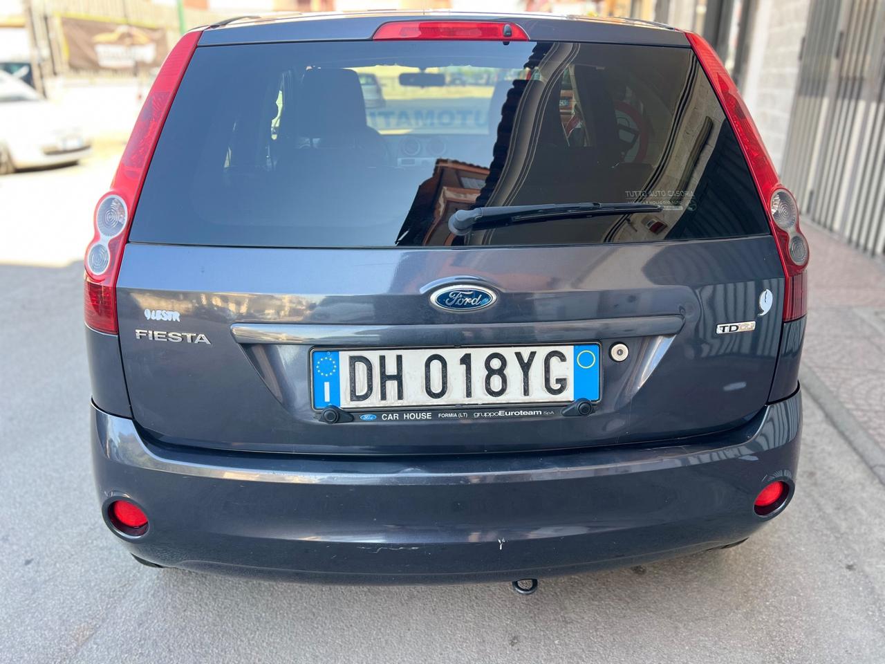 Ford Fiesta 1.4 diesel anno 2008 Cambio Automatico 185,000Km