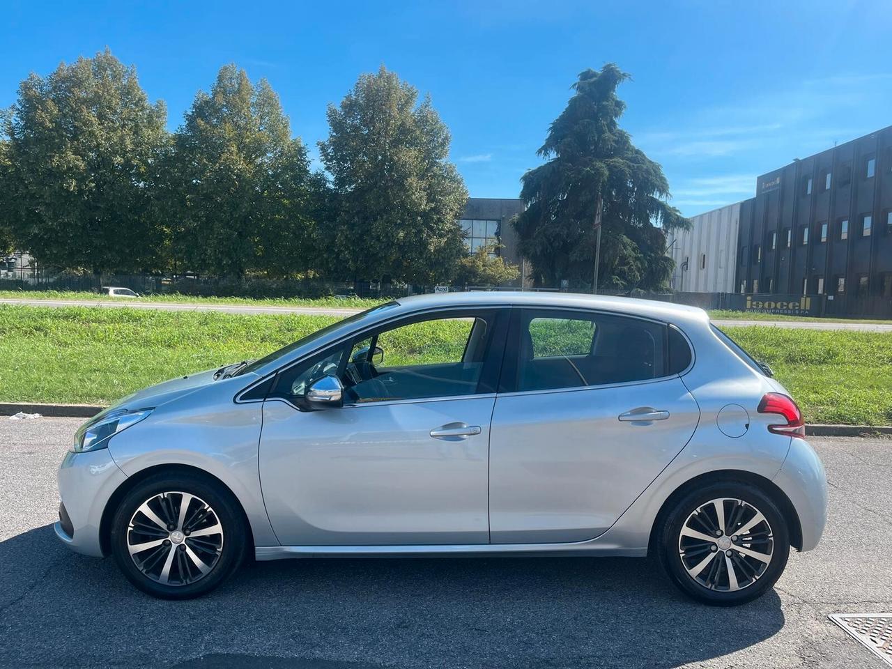 Peugeot 208 BlueHDi 75 5 porte Allure