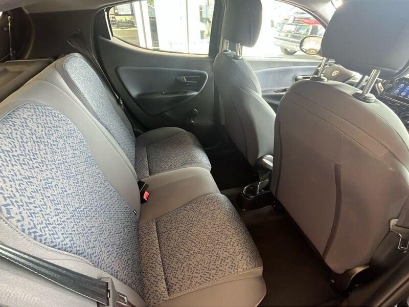 Lancia Ypsilon Ypsilon 1.0 FireFly 70cv Hybrid Silver