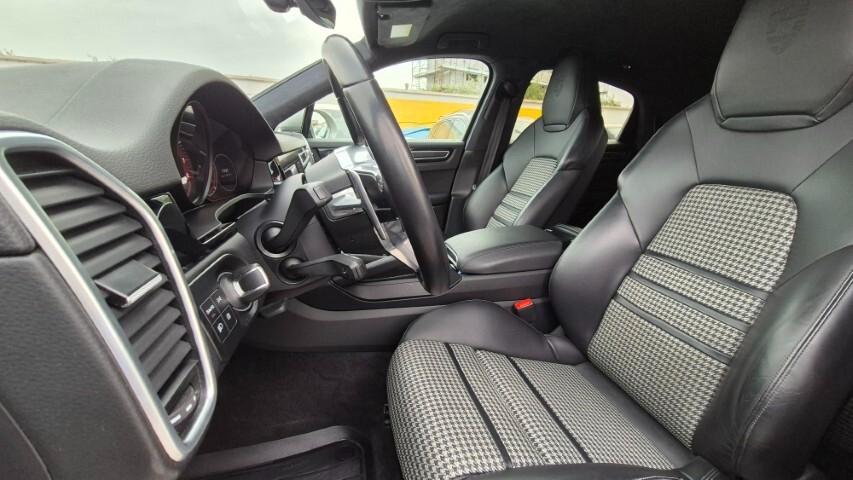 Porsche Cayenne Coupé 3.0 V6 Platinum Edition - 2022