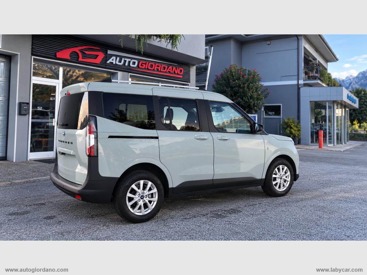 FORD Tourneo Courier 1.0 EcoBoost Titanium
