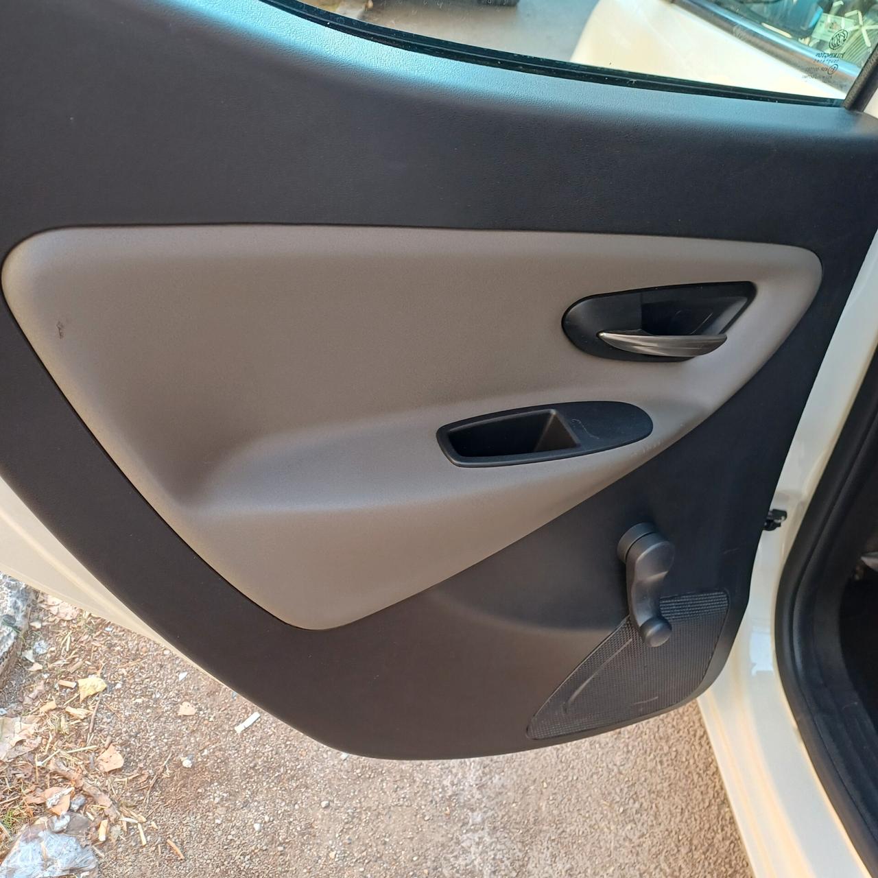 Lancia Ypsilon 1.2 69 CV 5 porte GPL
