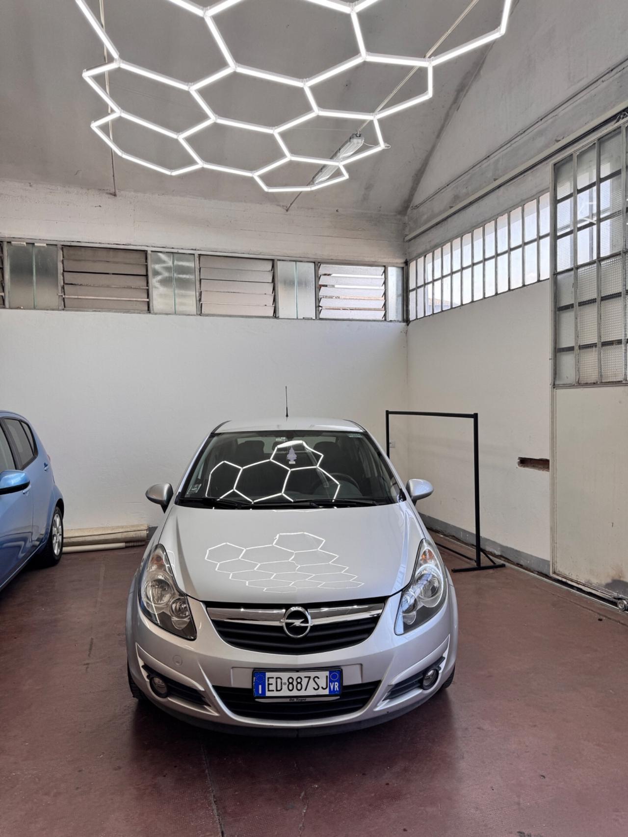 Opel Corsa 1.2 80CV 5 porte GPL-TECH Edition