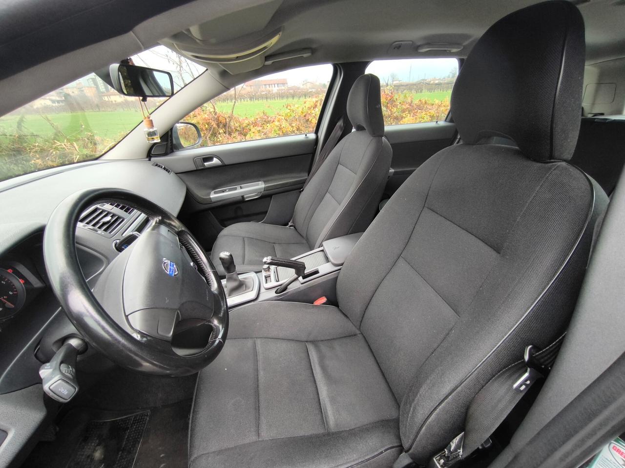 VOLVO V50 SW 1,6 D2 OK NEOPATENTATI