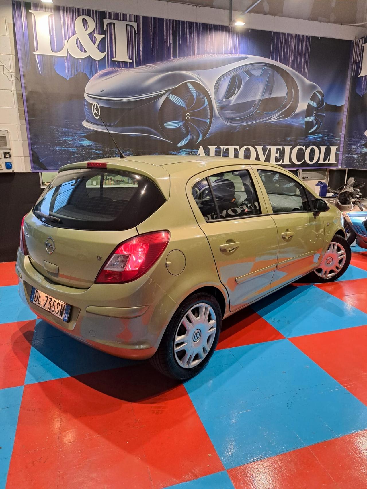 Opel Corsa 1.2 5 OK NEOPATENTATI