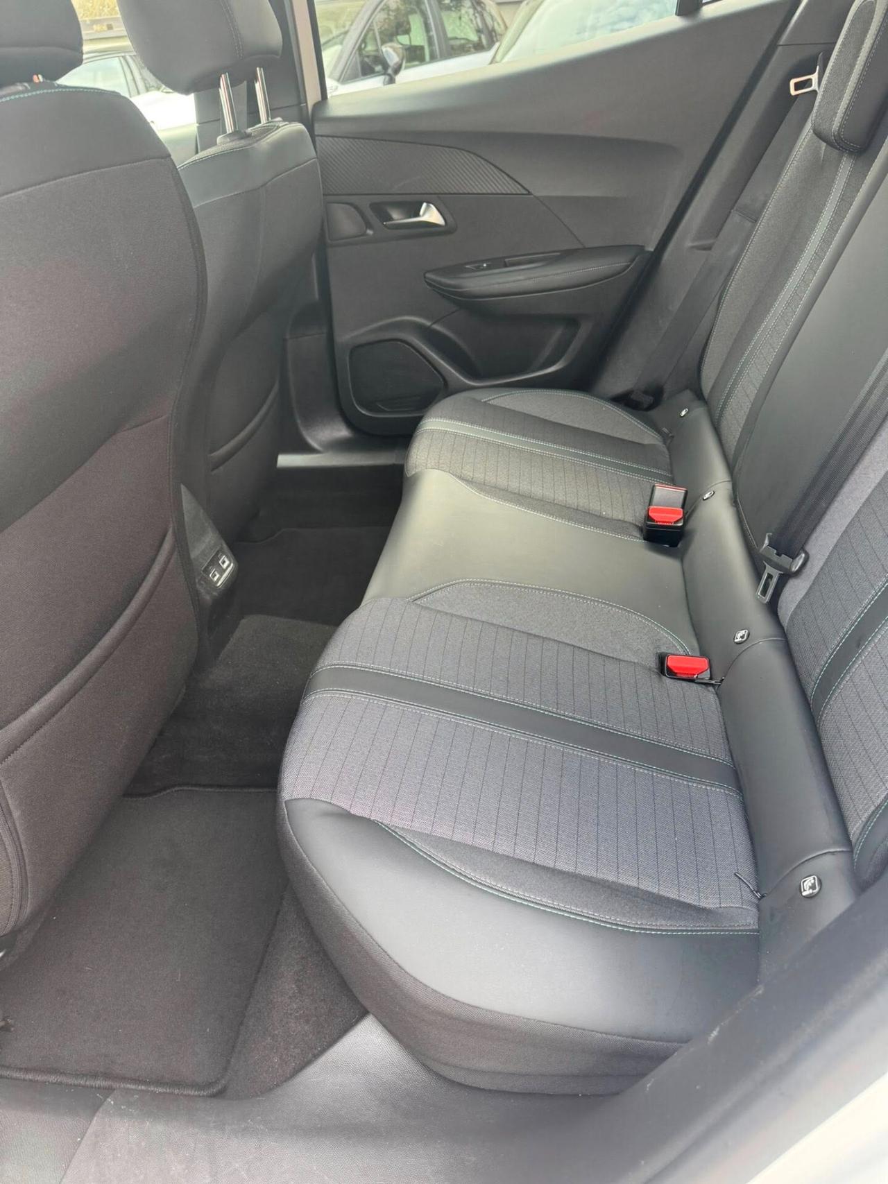 Peugeot 2008 BlueHDi 130 S&S EAT8 Allure Pack