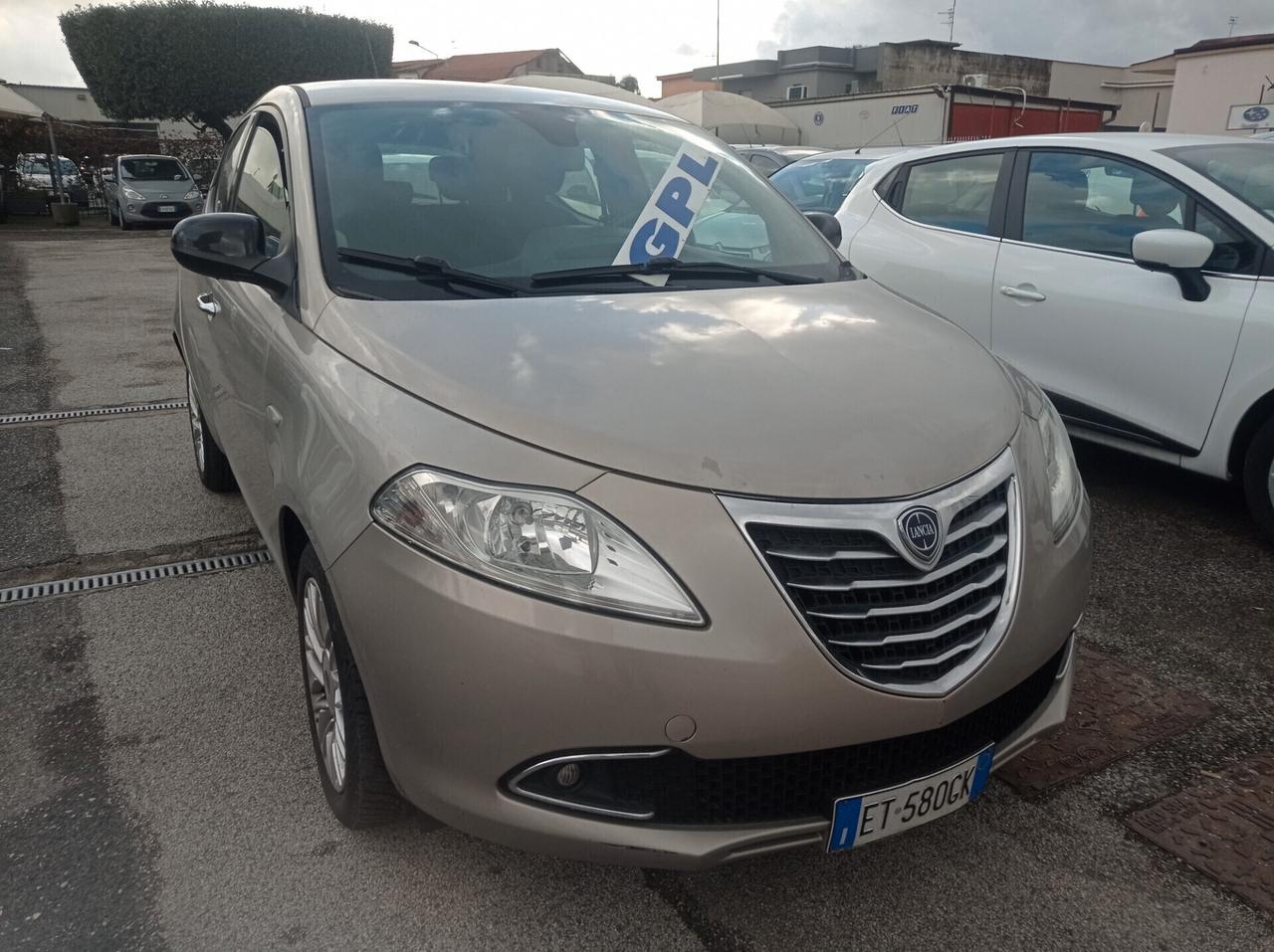 Lancia Ypsilon 1.2 69 CV 5 porte GPL di serie Ecochic Gold