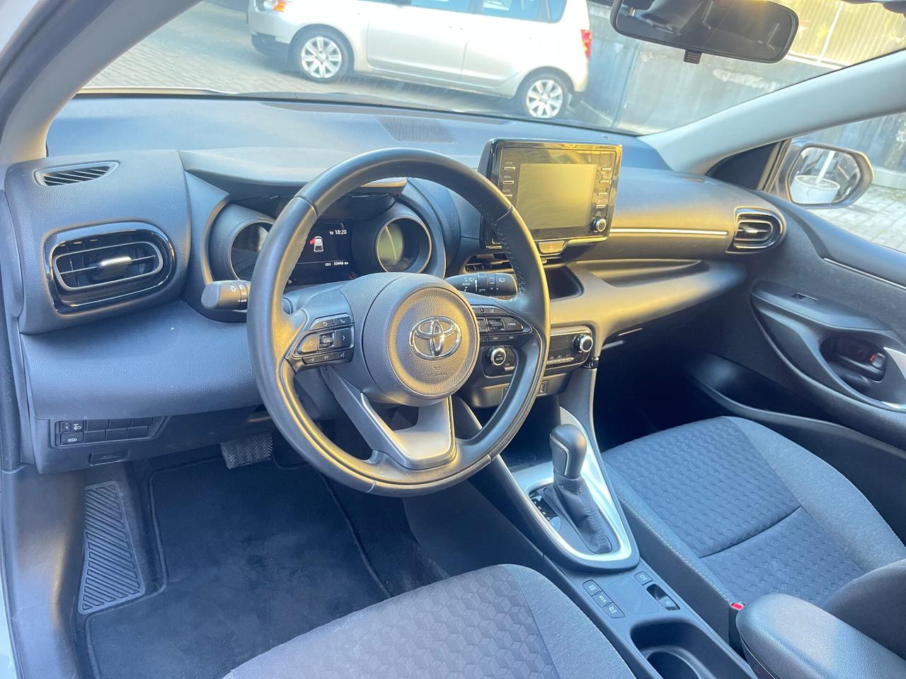 TOYOTA YARIS 1.5 HYBRID (BENZINA/ELETTRICA) - CAMBIO AUTOMATICO - KM 33.446 - ANCHE PER NEOPATENTATI - 2020