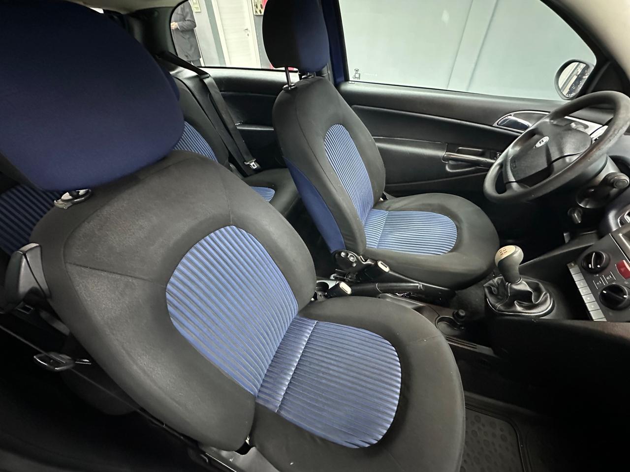 Lancia Ypsilon 1.3 MJT 90 CV Platino