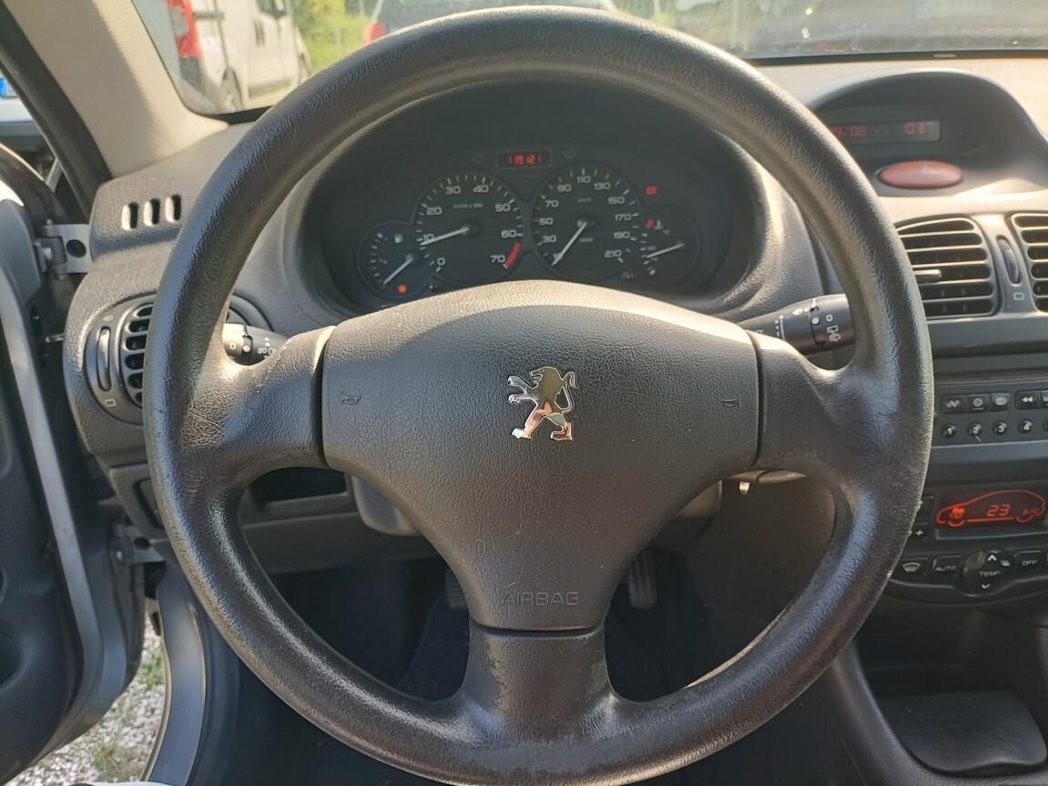 Peugeot 206 1.4 5p. X-Line